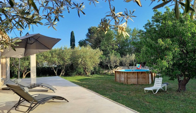 Quiet family villa with garden and pool