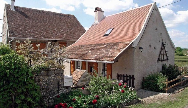 Quiet farmhouse in southern Burgundy