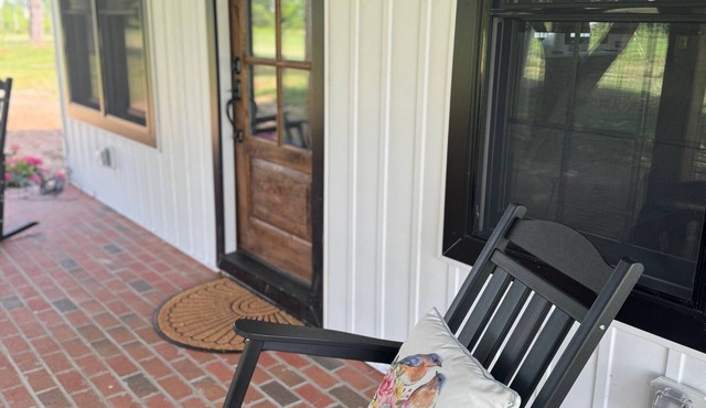 Quiet Farmhouse on 4 acres, 2 Bedroom, close to town, Denton MD