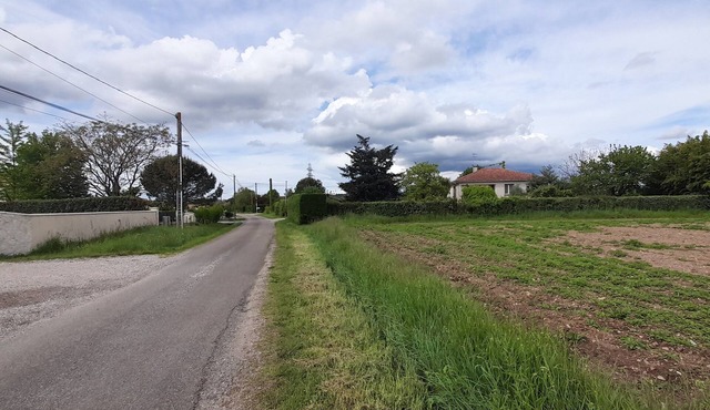 Quiet, 70s-style house with large garden in the heart of the Lot et Garonne region