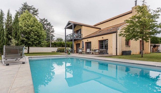 Quiet family house in the Lyon region