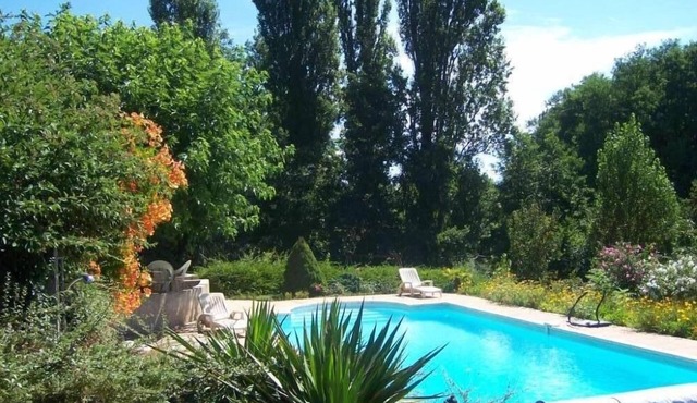 Quiet house with private pool in the countryside