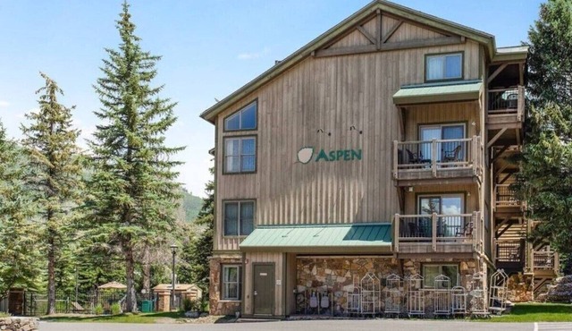 Quiet, fully equipped 1 bd 2 bath apartment retreat to Vail on Gore Creek