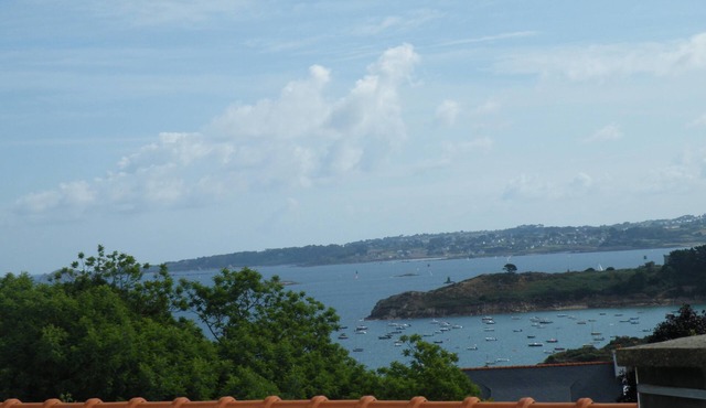 Quiet fully equipped studio in the heart of Carantec