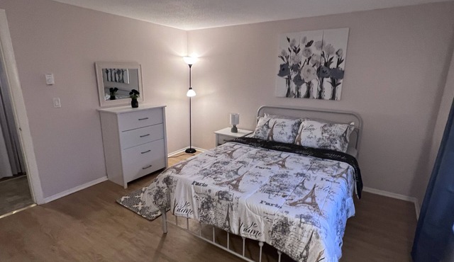 Quiet Furnished 1BR Condo Near Yale&VA