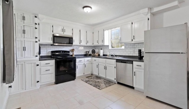 Quiet getaway, 15-20 minutes to Lake Cumberland and 5 mins to downtown Somerset