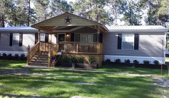 Quiet getaway in updated home in Fl state forest