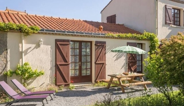 Quiet Getaway Near Canal: BBQ, Bikes, WiFi, Baby Gear, Private Terrace, Up to 4 Guests