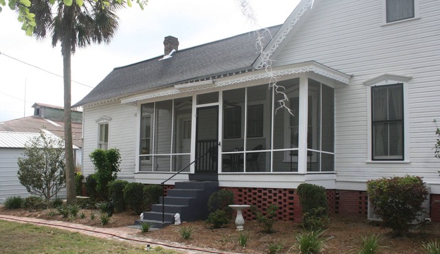 Quiet Getaway! Visit Madison Blue Springs State Park or see the Manatee!