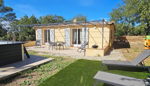 Quiet gîte in the heart of nature 🌿 Clim & swimming pool - center du Var