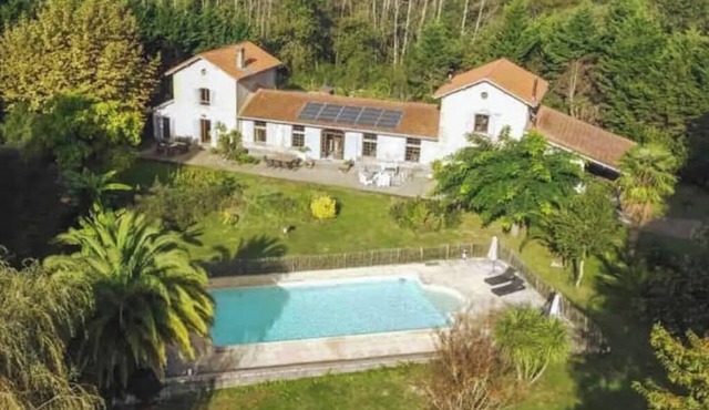 Quiet gîte with swimming pool, exceptional view, between Biarritz and Hossegor