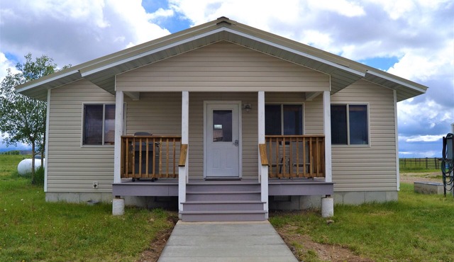 Quiet Guest House close to Pinedale with Mountain View