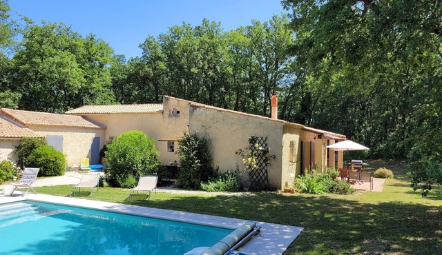 Quiet house surrounded by trees with swimming pool in Drôme provençale!