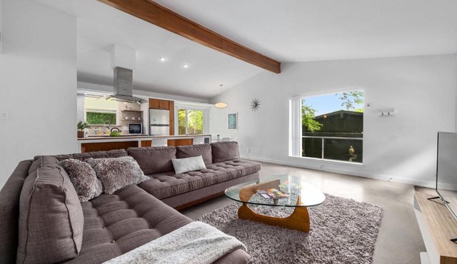 Quiet Haven with Huge Fenced Yard Fast Internet by Lodgewell