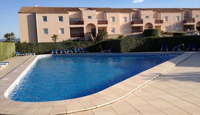 QUIET, HIGH STANDING, LARGE TERRACE AND SWIMMING POOL NEAR THE BEACH