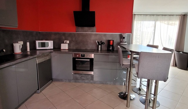 Quiet house with courtyard not overlooked