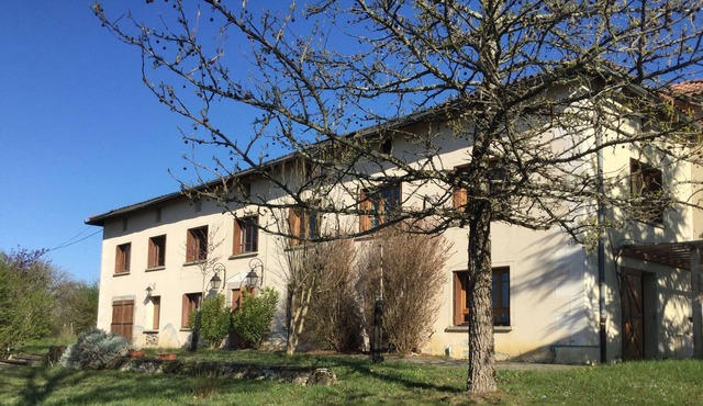 Quiet holiday or weekend house with view of the Pyrenees