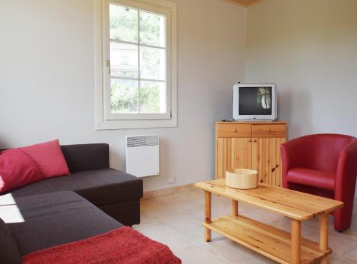 Quiet holiday home in Les Vans with pool