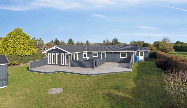 Quiet holiday home with annex and great outdoor