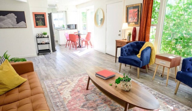 Quiet Home Full of Style 3br/3ba and Office