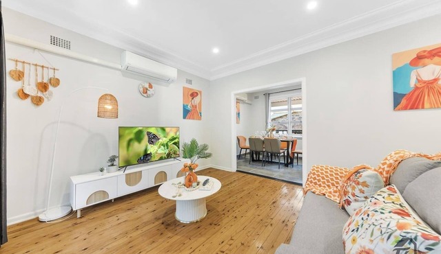 Quiet home In Ryde 53 John Miller St