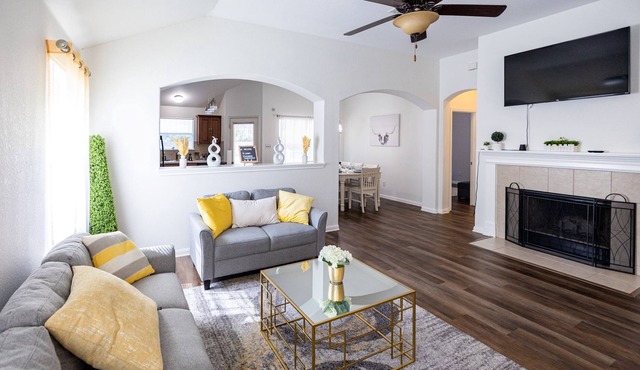 Quiet home minutes from Austin attractions.
