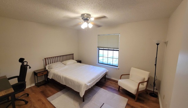 Quiet Home Near Addison, Carrolton, Dallas, Plano