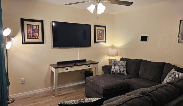 Quiet Home Near Downtown