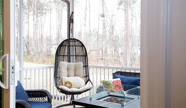 Quiet Home near outlets and lake