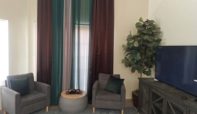 Quiet Home w/Easy Access to Fabulous Las Vegas