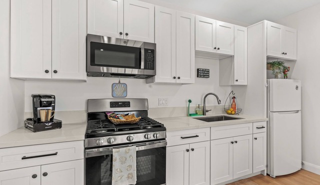 Quiet Home W/Free Parking 10min to Hollywood