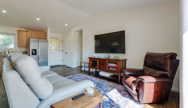Quiet Home w/Yard: 2 Mi to Mall & Sparks Marina!