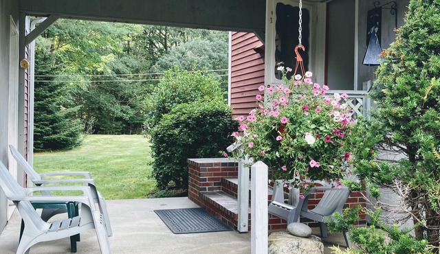 Quiet Home with River Views in Woolwich