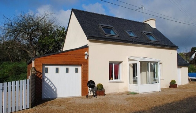 Quiet house 10 km from the sea; for animals contact the owner