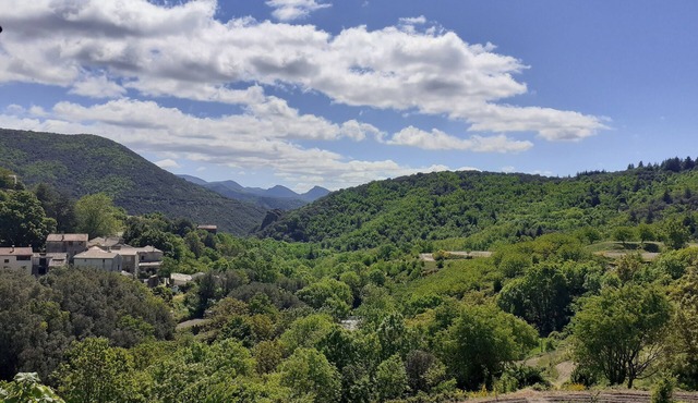QUIET HOUSE AND PLAYROOMS