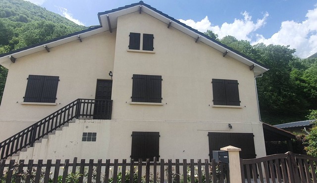 Quiet house at the foot of the Pyrenees