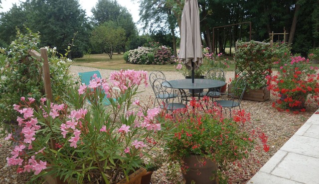 Quiet house between countryside and sea surrounded by green setting