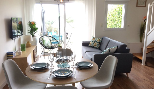 Quiet house for 4 people in private domain with swimming pool - golf and beach nearby