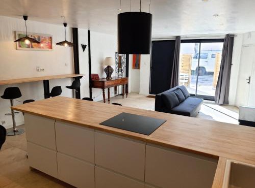 Quiet house for 6 people with parking - 5 minutes from Timone University Hospital