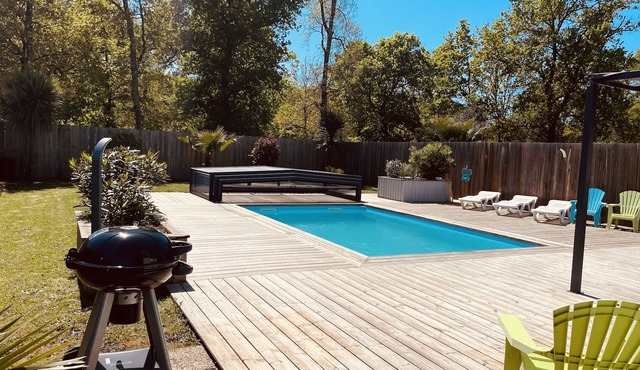 Quiet house with heated swimming pool near soulac/mer, montalivet.