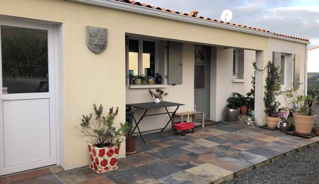 Quiet house 6 people with swimming pool in Oléron