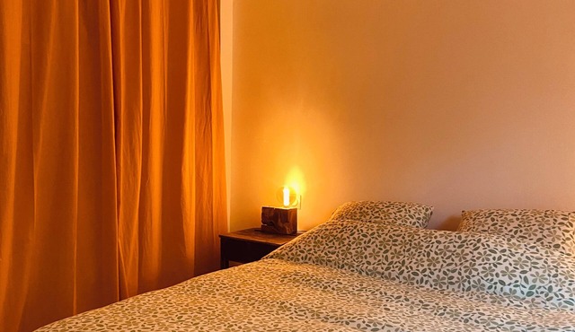 Quiet house, good neighborhood, piano and cat on site for relaxing.