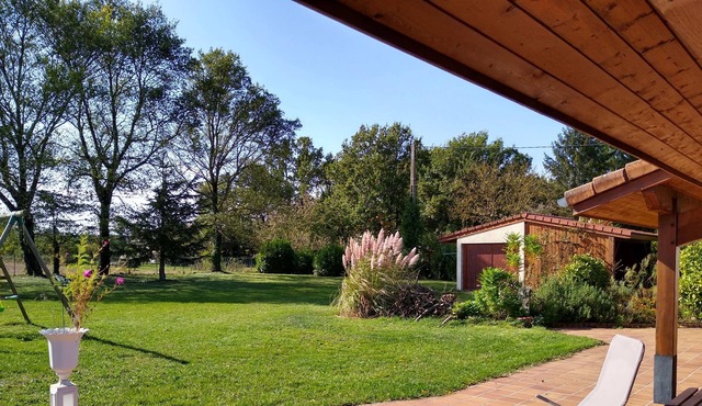 Quiet house in a green setting Holidays, Telework or Families