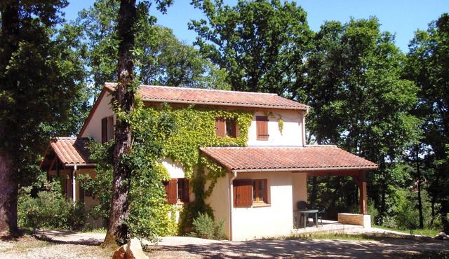 Quiet house in exceptionally beautiful Holiday Resort * in Dordogne-Lot