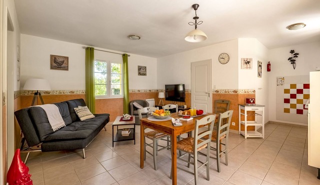 Quiet house in the countryside. 3 *