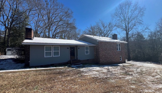 Quiet house in the country, walking distance to Stewarts fishing pond