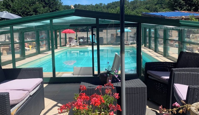 Quiet house of happiness with swimming pools