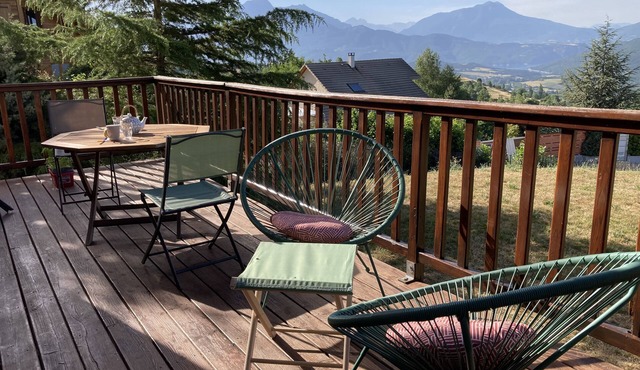 Quiet house overlooking the valley