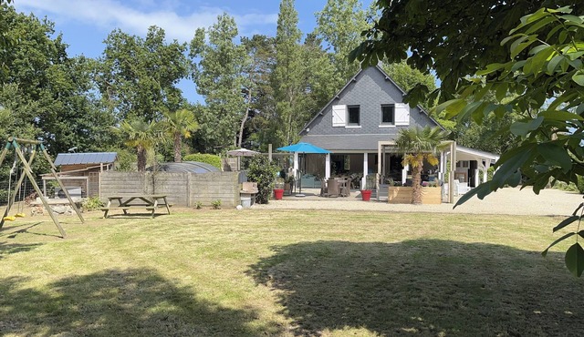 Quiet house with private pool unique view on the verdelet