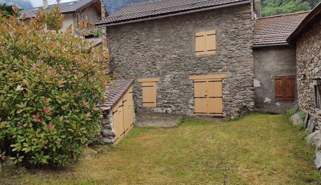 Quiet house with garden